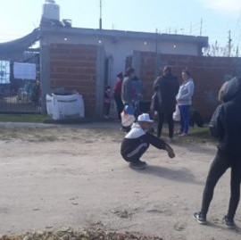 La Plata: organizaciones sociales realizaron un "ollazo popular" en Villa Elvira