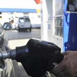 Hay desabastecimiento de naftas en la provincia de Buenos Aires: las petroleras mermaron la entrega