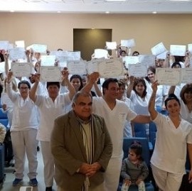 Entregaron diplomas a los primeros egresados como "cuidadores domiciliarios"