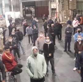 Avellaneda: trabajadores de la Gráfica Morvillo están en huelga por falta de pago de sus salarios