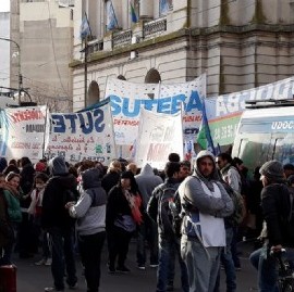 Arrancó el paro docente de 72 horas y sigue la tensión entre el Gobierno de Vidal y los gremios