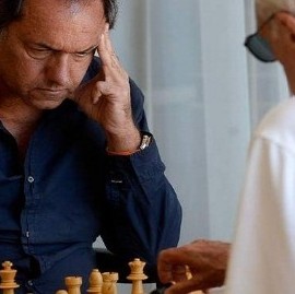 No es ninguna JUGADA DE AJEDREZ: Scioli quiere que ese deporte sea una materia más en las escuelas
