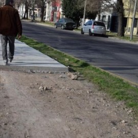 La Plata: Un relevamiento vecinal comprobó daños con cemento en la rambla de las Avenidas 32 y 532