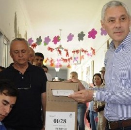 Votó Fabián Cagliardi: "Hoy es el día donde empezamos a poner a Berisso de pie"