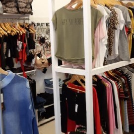 La Secretaría de Comercio acordó mantener los precios de la ropa hasta el 1 de diciembre