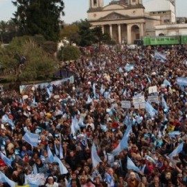 Convocatoria vía redes por el cumple de Vidal: respaldo en su ciudad, Morón, y tibio en Gobernación