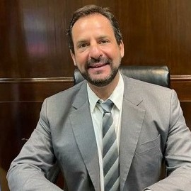 El presidente Alberto Fernández encontró a otro funcionario todo terreno: Ariel Sujarchuk