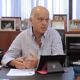 Lanús: el intendente Grindetti destina más presupuesto a una pantalla móvil que al oxígeno medicinal