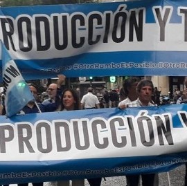 PyMEs marcharon al Congreso y Plaza de Mayo para pedir que se declare la emergencia productiva