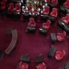 La oposición logró lo que quería: el recinto del Senado vacío y generar bronca en Kicillof