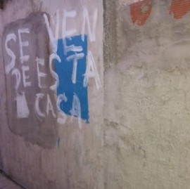 Supuestamente ponían en venta la casa, pero el escrito era una señal para los compradores de cocaína