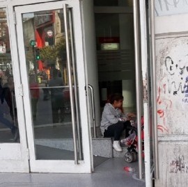 En La Plata, ALQUILAN NIÑOS: los usan para pedir dinero en la calle, bares y restaurantes