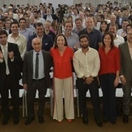 Vidal y "el equipo" siguen con metáforas: una catarsis fue vendida como "reunión de gabinete"
