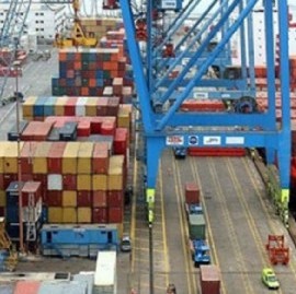 Superávit comercial elevado y exportaciones récord en abril