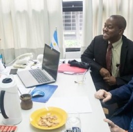Un posible candidato a gobernador bonaerense por el peronismo, también se reunió con el FMI