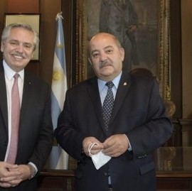 Por el relanzamiento de la JUP, el presidente Fernández visitó la sede del Rectorado de la UNLP