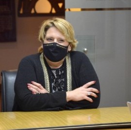 Mujeres al frente para enfrentar a senegaleses en La Plata: el cambio de la estrategia municipal