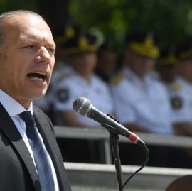 No soy de aquí, ni soy de allá: llegó a su fin la novela del vocero del ministro Sergio Berni