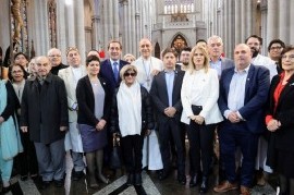En el Te Deum realizado en la Catedral de La Plata estuvieron Kicillof, Magario, Garro y Cagliardi