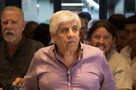 Invitan a Hugo Moyano a una reunión gremial pero tiene que pagar $ 1.000 y le piden "llevar bebidas"