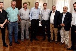 El ministro de Hacienda y Finanzas bonaerense, Pablo López, se reunió con intendentes radicales