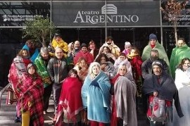 El peor vestuario y la peor cara del Teatro Argentino de La Plata: empleados castigados por el frío