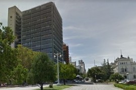 Torres I y II de La Plata: por un mes y medio de limpieza, la Provincia pagó casi 8.500.000 de pesos