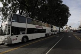 Reforzaron con micros las líneas de trenes Roca, Sarmiento y San Martín para el regreso de pasajeros