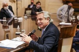 El presidente Fernández se reunió con empresarios de autopartes y luego con agroindustriales