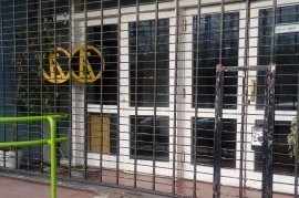 Funcionaria bonaerense atrincherada hizo vallar el edificio para evitar una asamblea de trabajadores