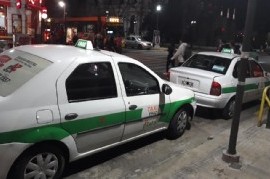 Taxistas de La Plata ajustan sus relojes: aumentan la bajada de bandera y las fichas por tramos