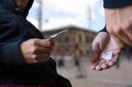 La Plata: dos de cada tres jóvenes afirman haber tenido contacto con el mundo de las drogas