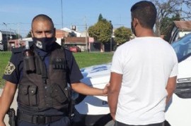 La Plata: Detuvieron a un hombre que golpeó a su pareja y rompió los electrodomésticos de la casa