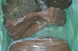 La Plata: arrojaron un paquete con marihuana por arriba del muro de una cárcel de mujeres