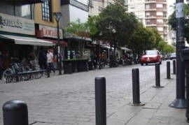 Asueto de este martes: empresarios de La Plata dijeron que la medida del Gobierno fue irresponsable