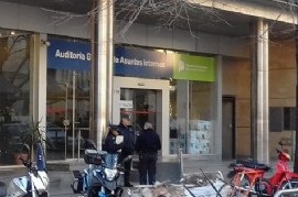 Un penitenciario bonaerense reclama que su ex mujer policía sea sancionada por "amenazas graves"