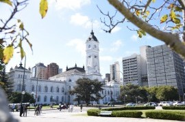 El gobierno municipal de La Plata acordó un 30% de aumento salarial para sus trabajadores