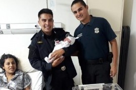 En Mar del Plata, dos policías que iban a realizar una pericia terminaron siendo parteros