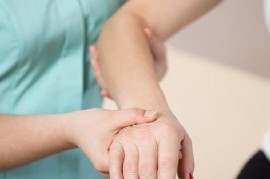 Kinesiología: un servicio de salud esencial que en La Plata sigue sin actividad