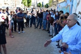 El peronismo de La Plata homenajeó a Kirchner con el lema "Néstor es Unidad"