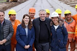 Moreno: el presidente Fernández recorrió una obra de saneamiento que beneficiará a 300.000 personas