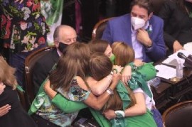 Con 131 votos a favor y 117 en contra, la Cámara de Diputados aprobó la legalización del aborto