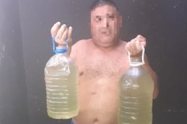 La otra condena a los presos de una Comisaría de La Plata: el agua que les dan de tomar