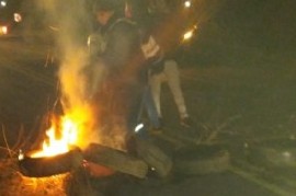 La Plata: sin luz, los vecinos salieron a cortar la Ruta 11