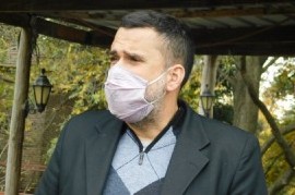 Sigue la guerra entre referentes de Barrios de Pie: acusan de "usurpador" a un funcionario nacional