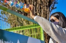 Hurlingham: presentan proyecto para instalar contenedores de ecoladrillos en las plazas principales
