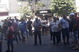 La Plata: Sigue la bronca de remiseros contra el intendente Julio Garro y UBER