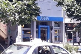 Tarifazos: Ya se hizo la protesta frente a EDELAP y Camuzzi y, este jueves, será el turno de ABSA