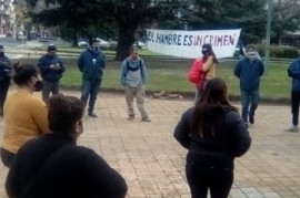 La Asamblea Ollas Populares reclamó alimentos al gobierno municipal de La Plata