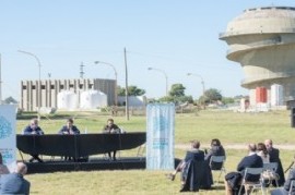 Bahía Blanca: el gobernador Kicillof presentó un plan de obras hídricas junto al intendente Gay